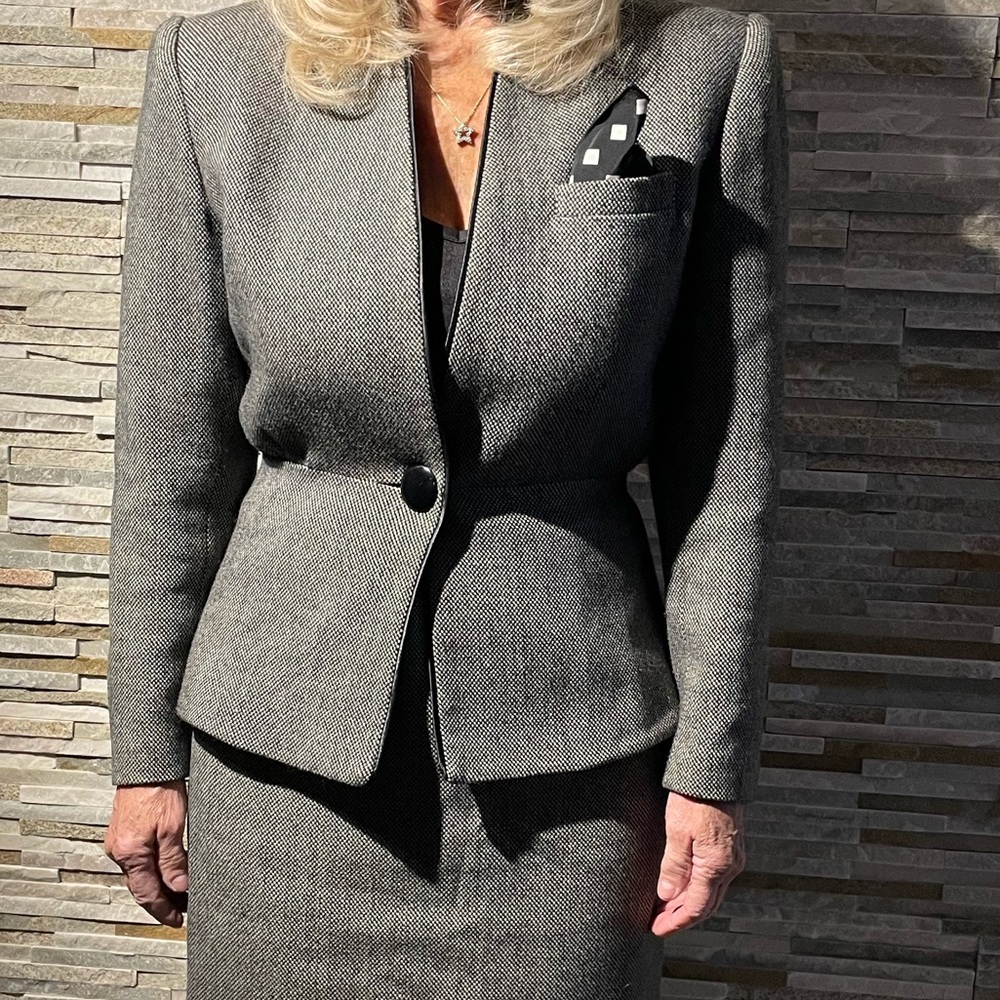 Vintage Kasper ASL petite 2 piece suit- size 2